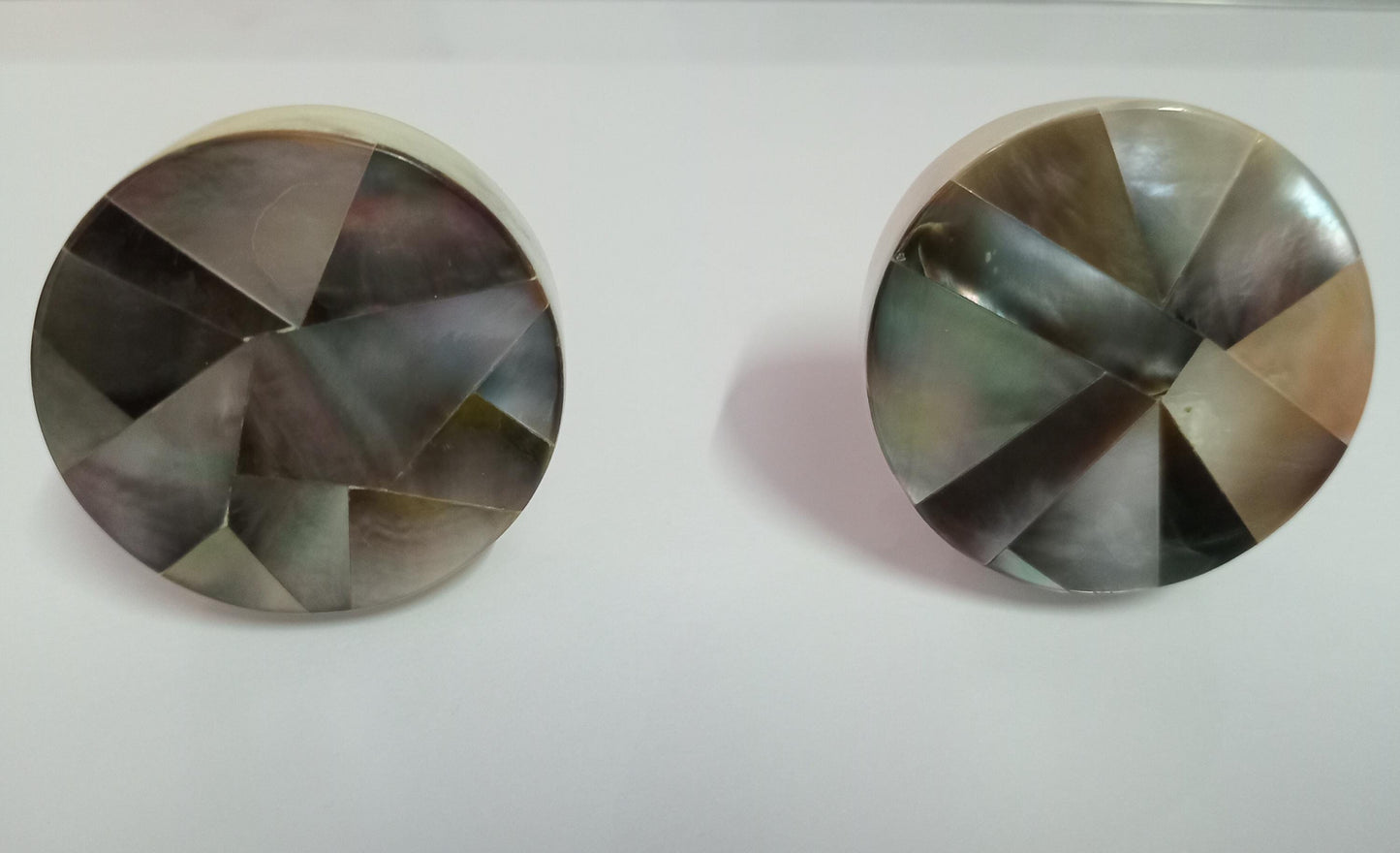 Mother of Pearl Cabinet Knobs, Shell Drawer Pulls (Set of 4)