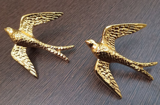 Black Kite Brass Cabinet Knob, Vintage Style Bird Drawer Pull, Animal Hardware Home Decor (Set of 4)