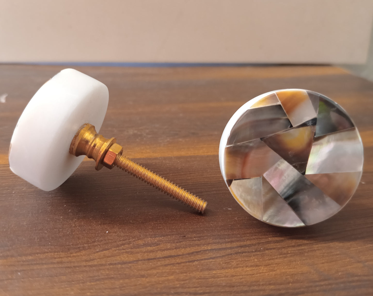 Mother of Pearl Cabinet Knobs, Shell Drawer Pulls (Set 0f 4)