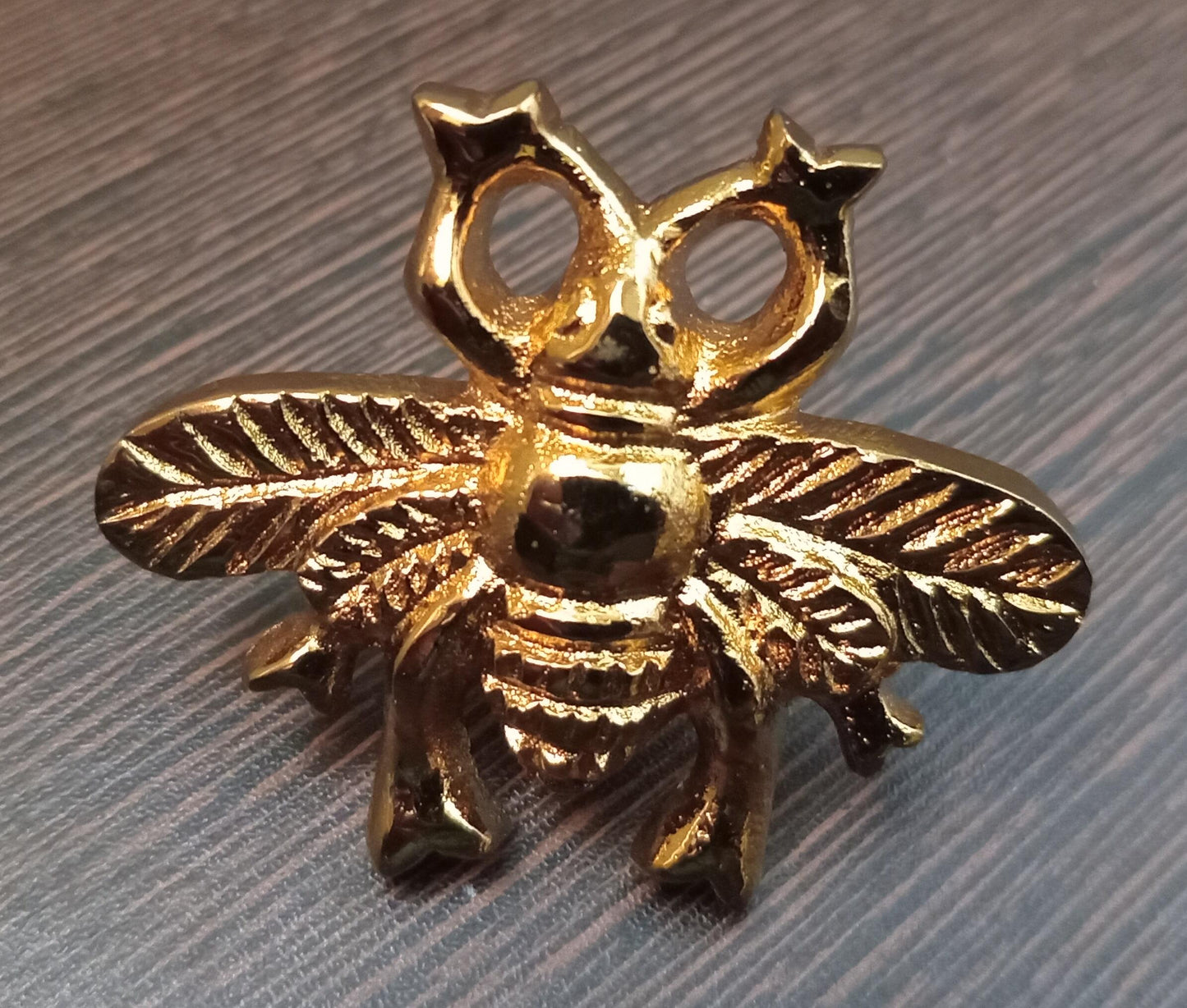 Golden brass Bee Cupboard Door Handles, Animal Drawer Pulls | Gold metal Cabinet Door Knobs (Set of 4)