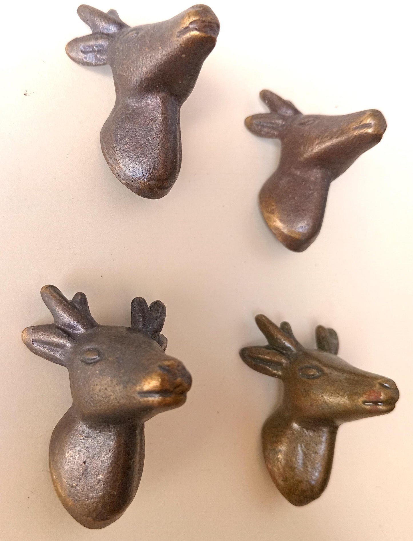 Cast Iron Deer Cabinet Knob Antique Finish Rustic Animal Drawer Pull Handle (Set of 4)