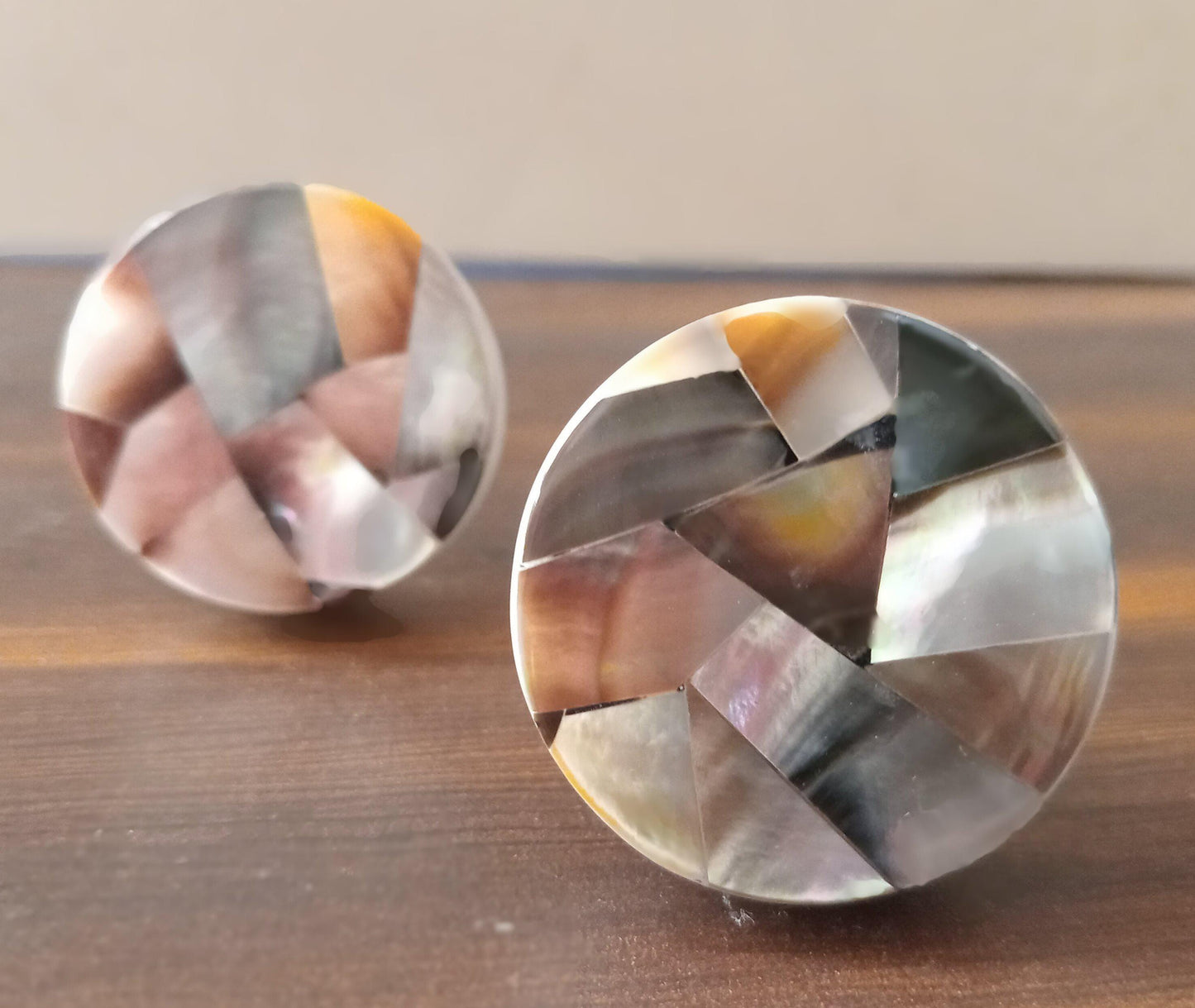 Mother of Pearl Cabinet Knobs, Shell Drawer Pulls (Set of 4)