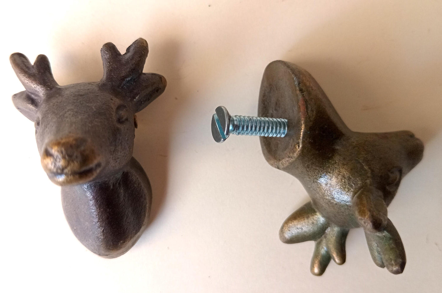 Cast Iron Deer Cabinet Knob Antique Finish Rustic Animal Drawer Pull Handle (Set of 4)